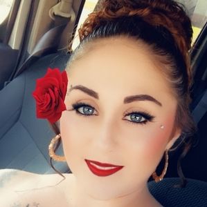 Meet your Posher, Leslie